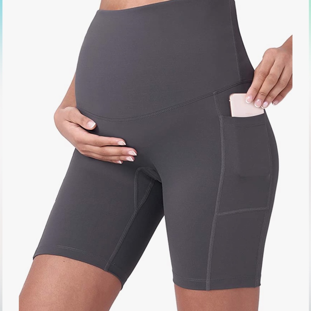Maternity Bike Shorts 8” size L